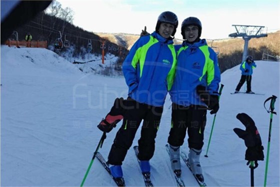 福恒优秀员工崇礼滑雪2