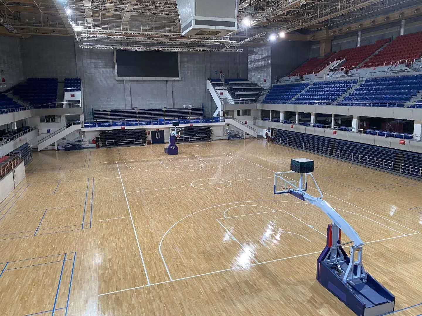 首钢篮球中心，FIBA国际篮联认证地板，助力首钢男篮